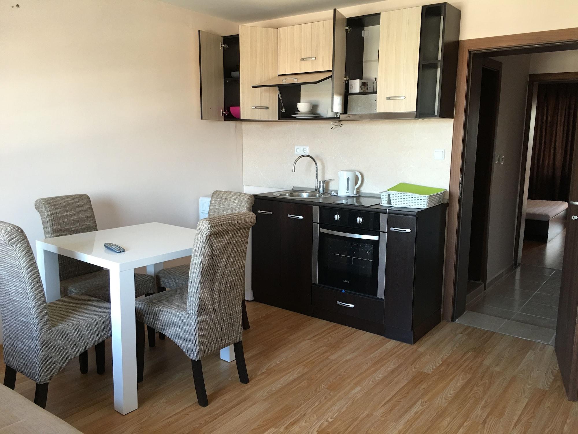Palace De Luxe Apartments Pomorie Buitenkant foto