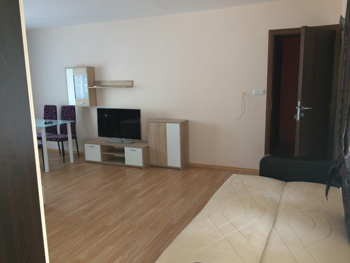 Palace De Luxe Apartments Pomorie Buitenkant foto