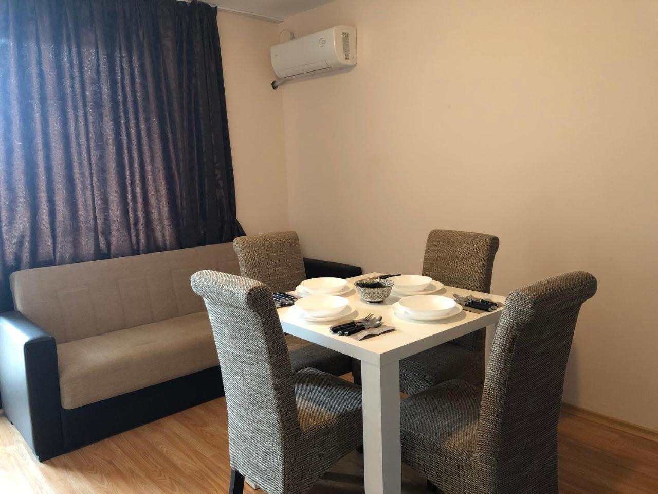 Palace De Luxe Apartments Pomorie Buitenkant foto