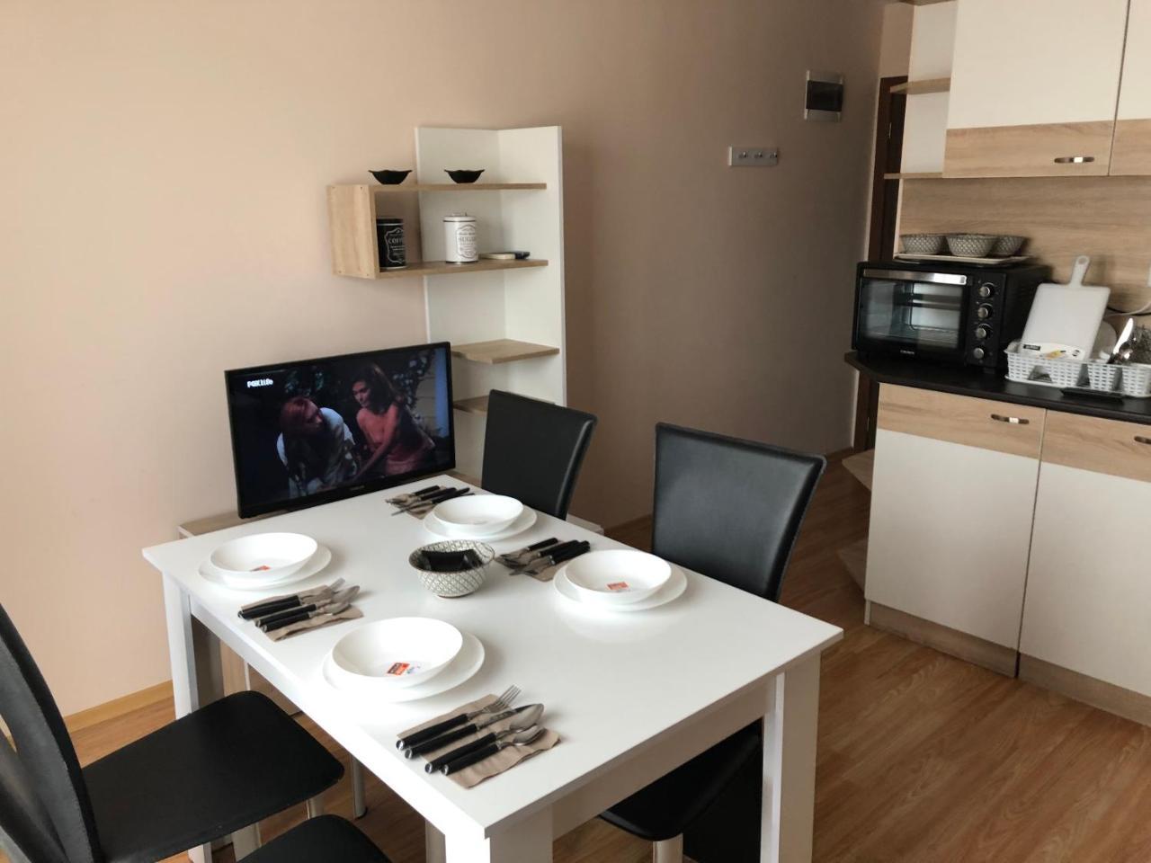 Palace De Luxe Apartments Pomorie Buitenkant foto